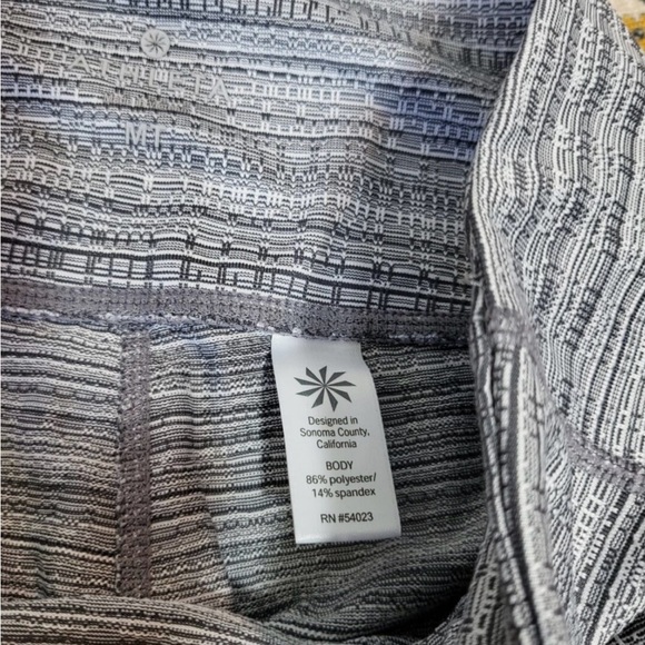 Athleta High Rise Jacquard Chaturanga Black White Pattern Leggings Size Small - Picture 3 of 5